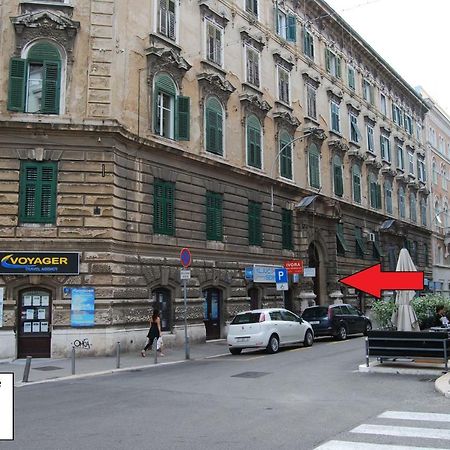 Apartment Dolac In Center Of Town Rijeka Buitenkant foto