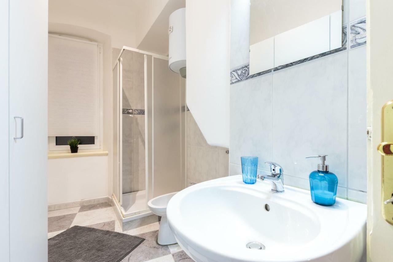 Apartment Dolac In Center Of Town Rijeka Buitenkant foto
